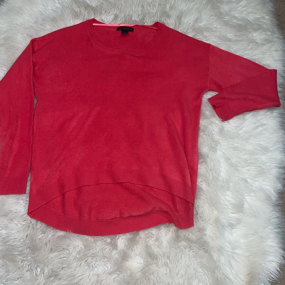 This sweater is more on the thin side. Fits a size M!